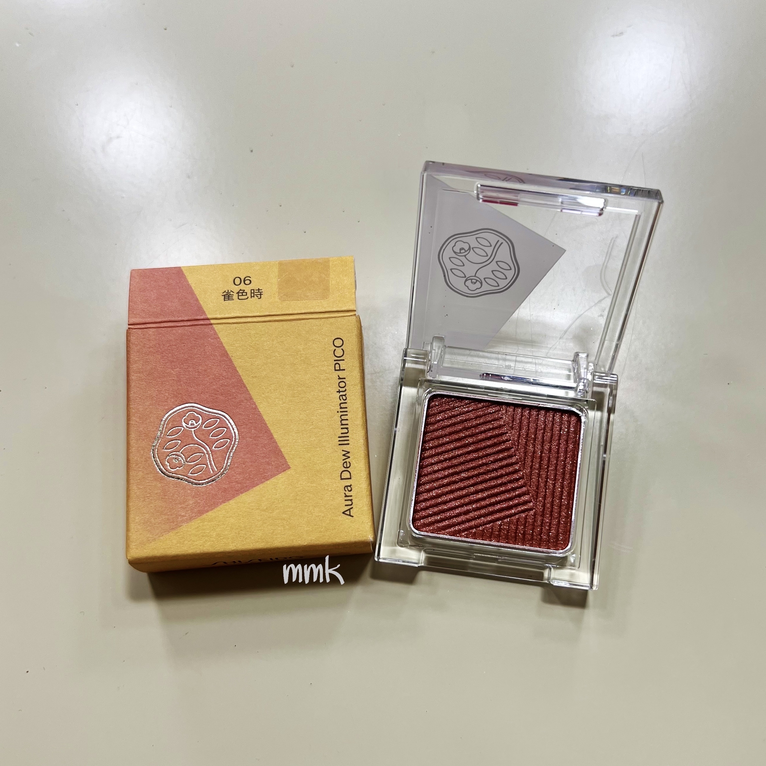 オーラデュウ プリズム イルミネーター ピコ 06 雀色時/SHISEIDOザ・メーキャップ/単色アイシャドウを使ったクチコミ（2枚目）