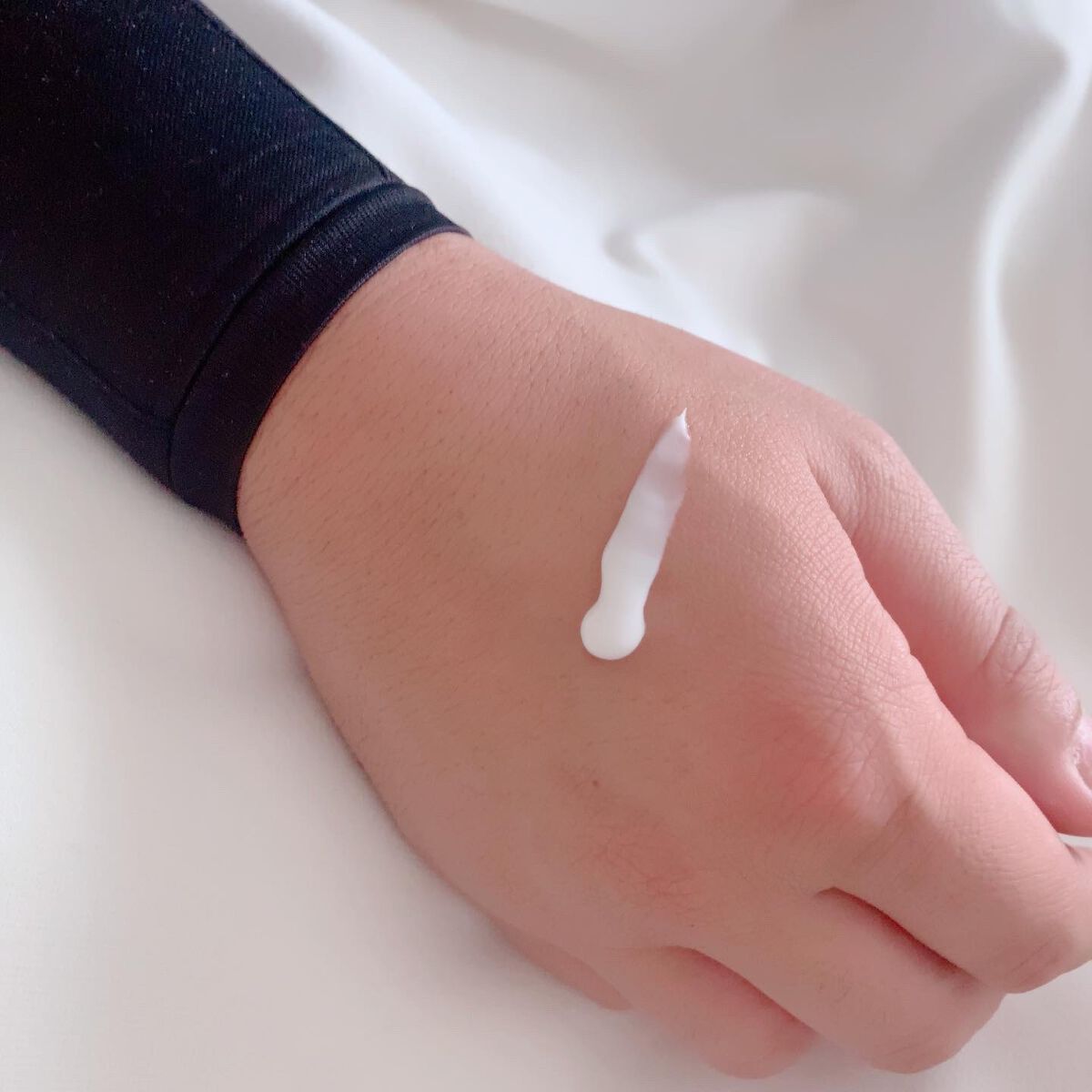 ボタニカルエッセンスインハンドクリーム (ライム&ブラックベリー)/クワトロボタニコ/ハンドクリームを使ったクチコミ(2枚目)