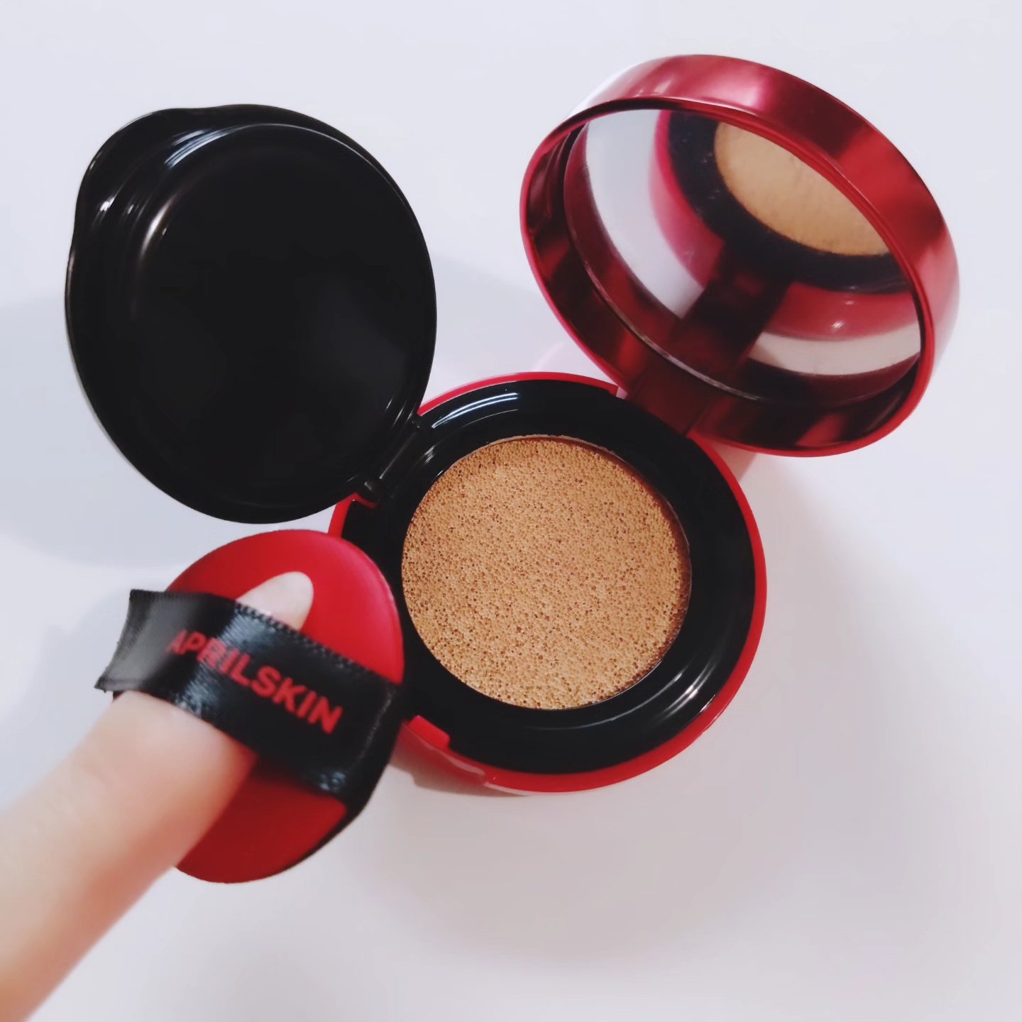 ハイパーカバーフィットクッション red/APRILSKIN/クッションファンデーションを使ったクチコミ（2枚目）