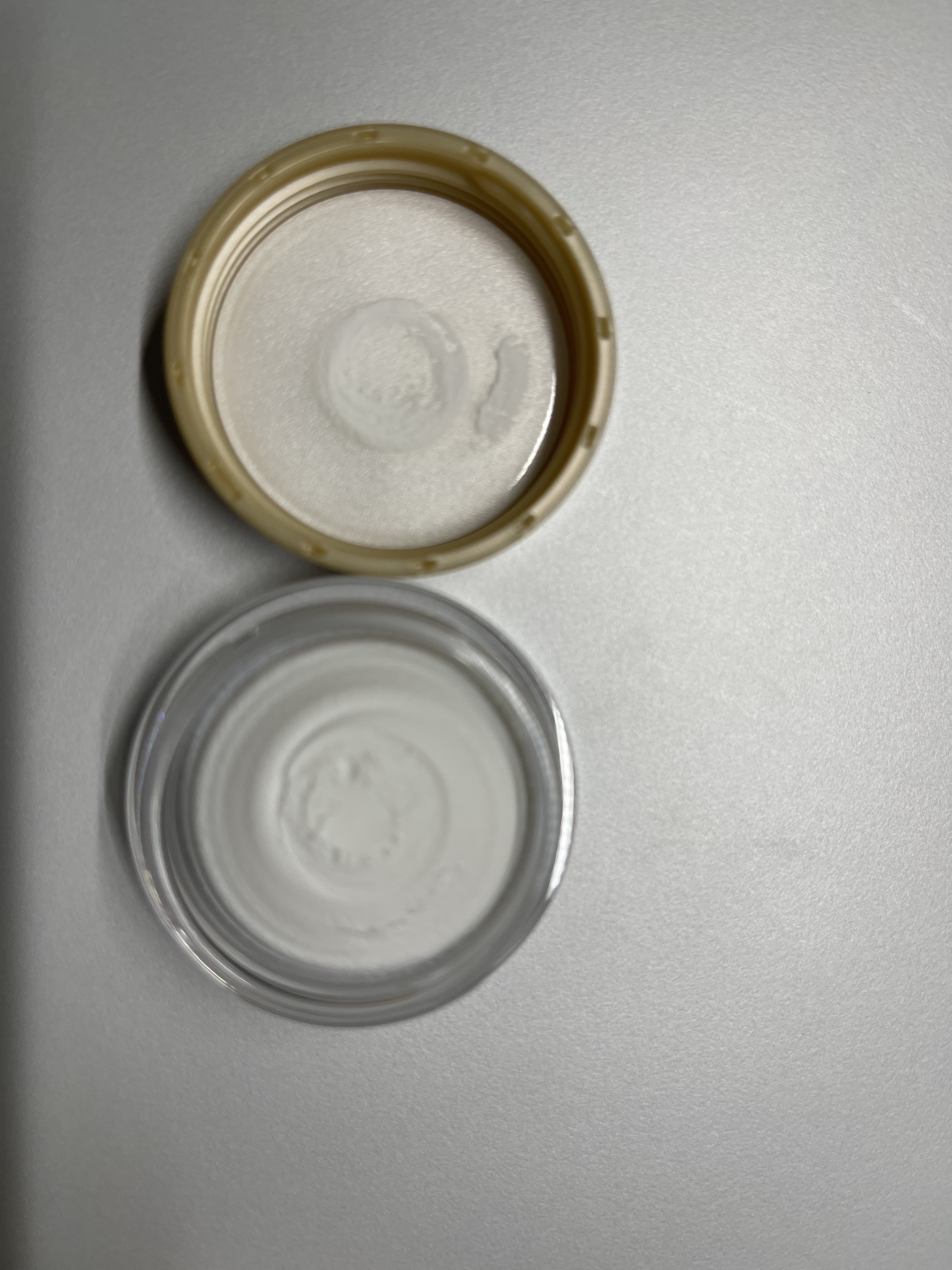 ポアレスエアリーベース/キャンメイク/化粧下地を使ったクチコミ（2枚目）