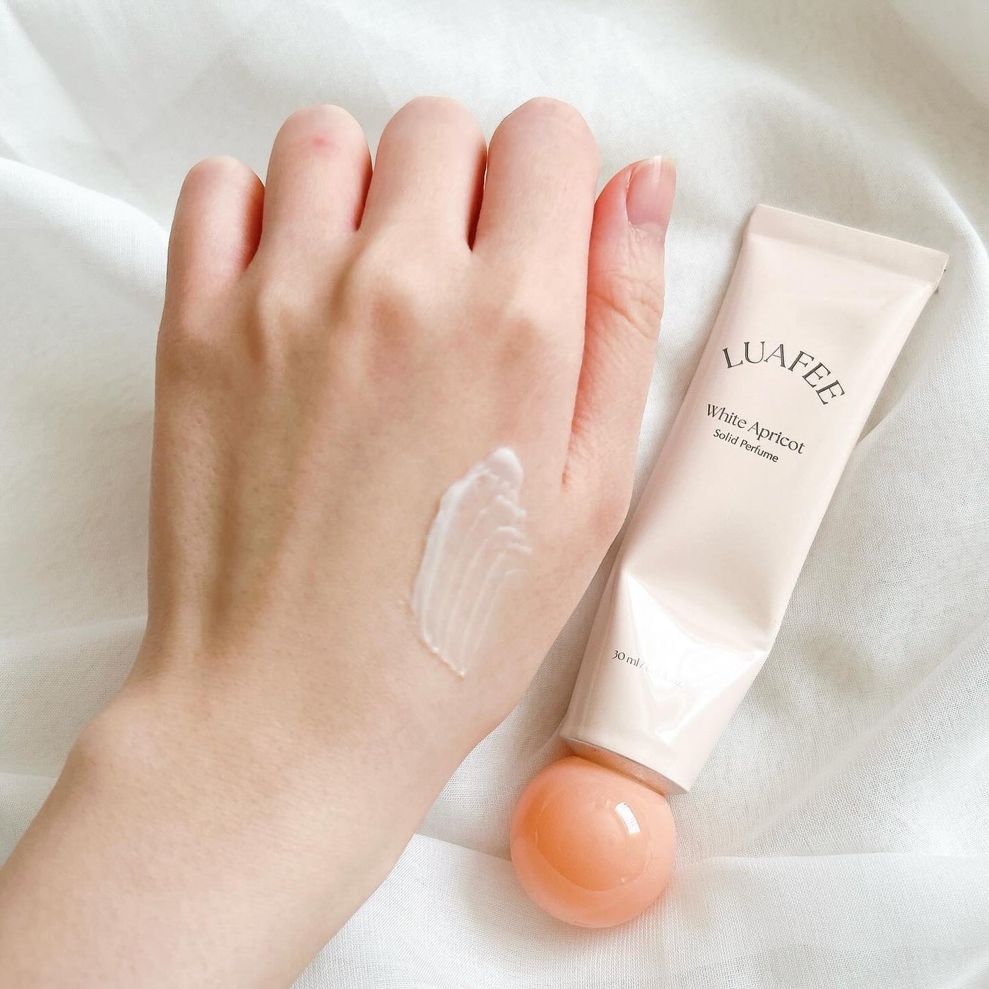 ソリッド パフューム ホワイトアプリコット/LUAFEE/練り香水を使ったクチコミ(7枚目)
