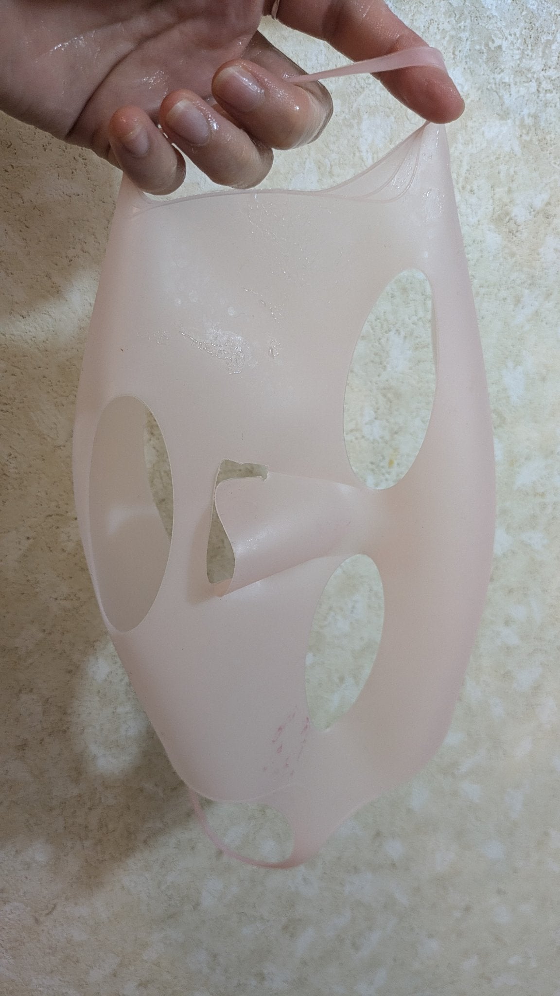 シリコーン潤マスク 3D/DAISO/その他スキンケアグッズを使ったクチコミ(2枚目)