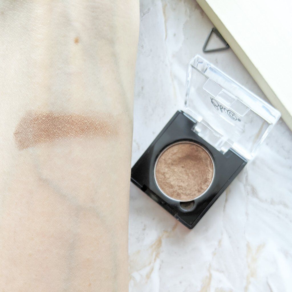 EGLIPS ピアープラッシュシャドウのクチコミ「しっくりくるブラウンのアイシャドウ♪
指で伸ばしてもキレイにキマるし、肌の色に合ってるのかも♪.....」（3枚目）