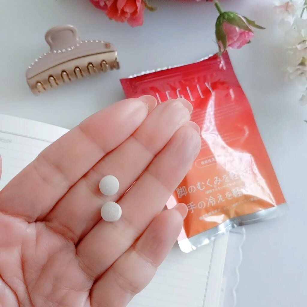 やっちゃん on LIPS 「家にいるときは座り仕事外出時はヒール👠年中、足がむくむような生..」(2枚目)