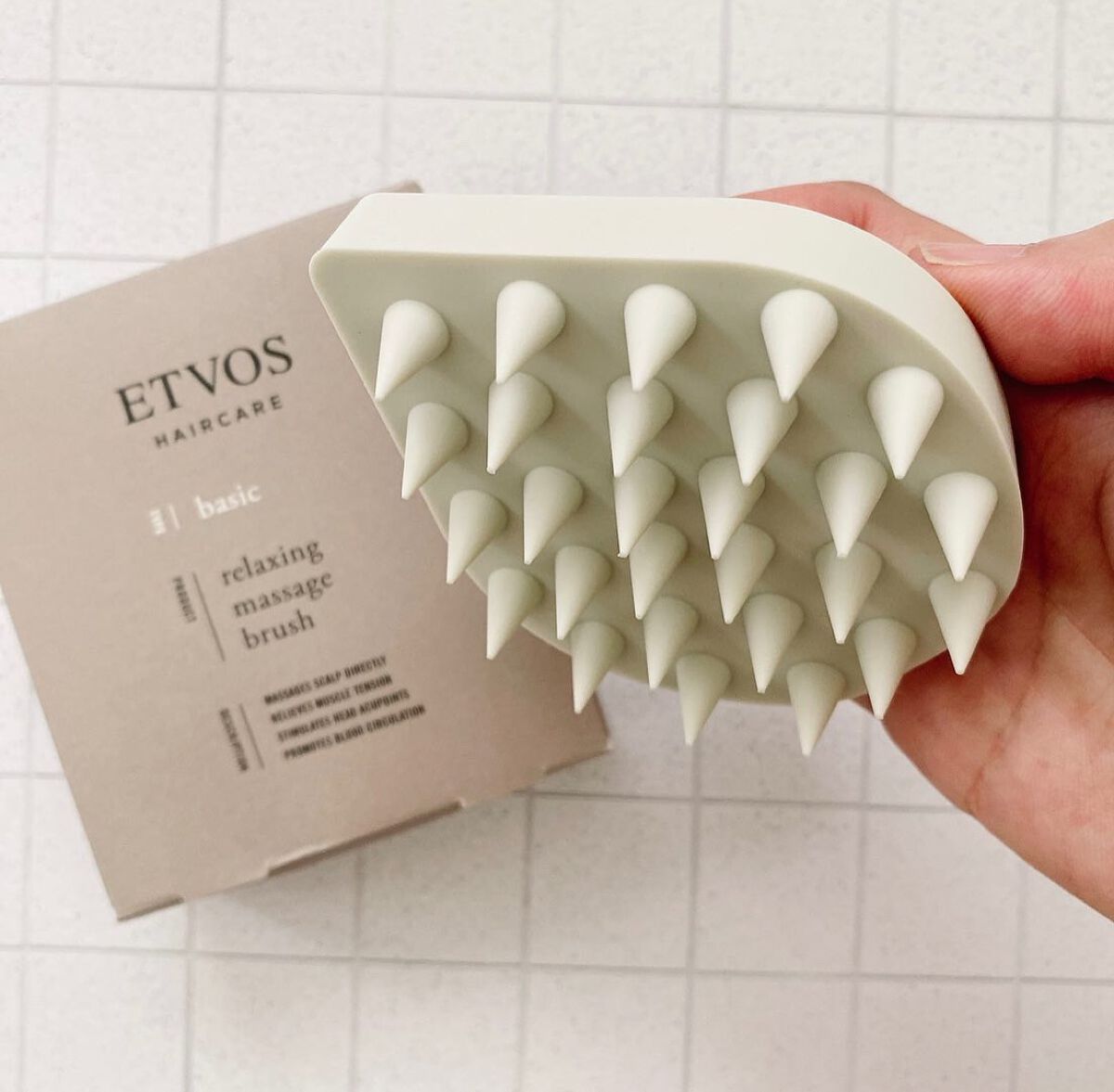 リラクシングマッサージブラシ/エトヴォス/スカルプブラシを使ったクチコミ（2枚目）