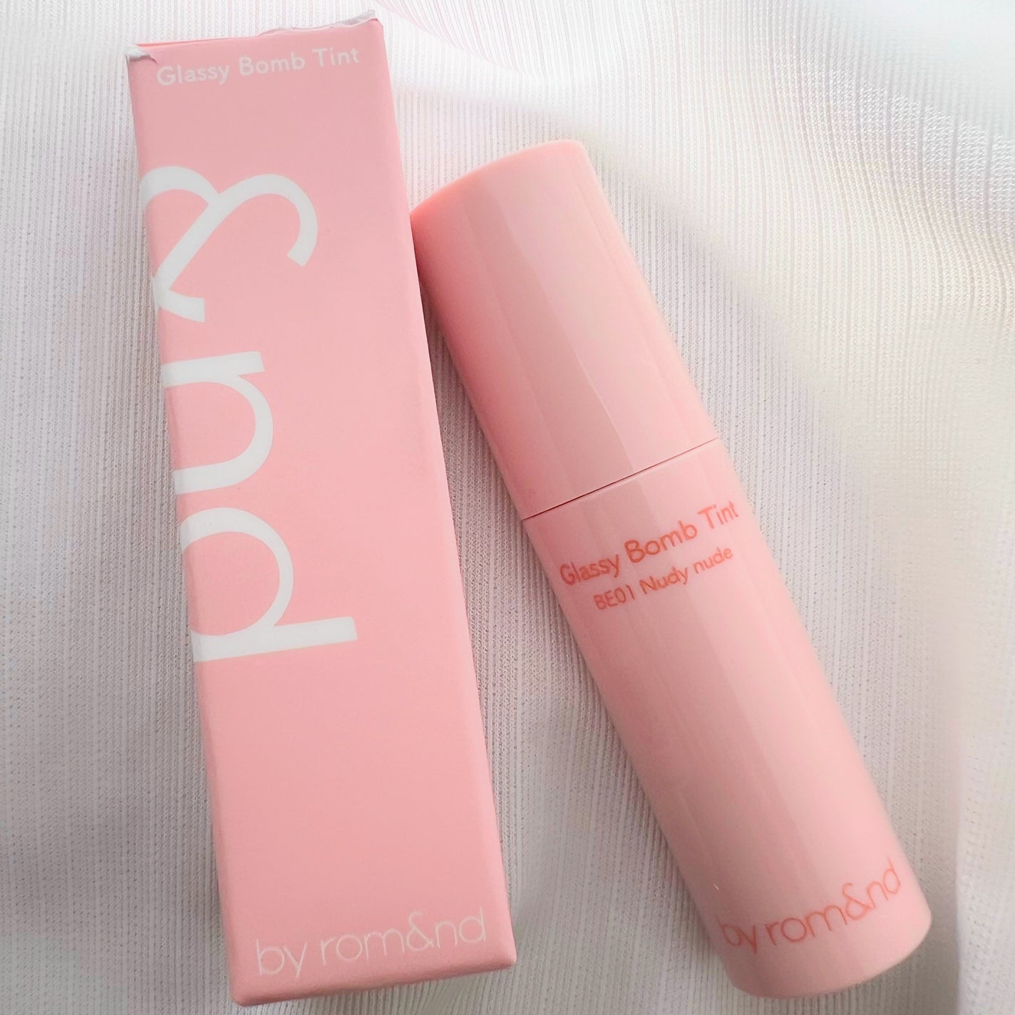 アンドバイロムアンド グラッシーボムティント/&nd by rom&nd/リップティントを使ったクチコミ(1枚目)