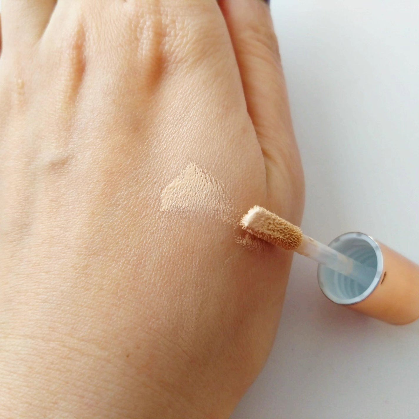 テーピングコンシーラーロングウェア/espoir/リキッドコンシーラーを使ったクチコミ(2枚目)