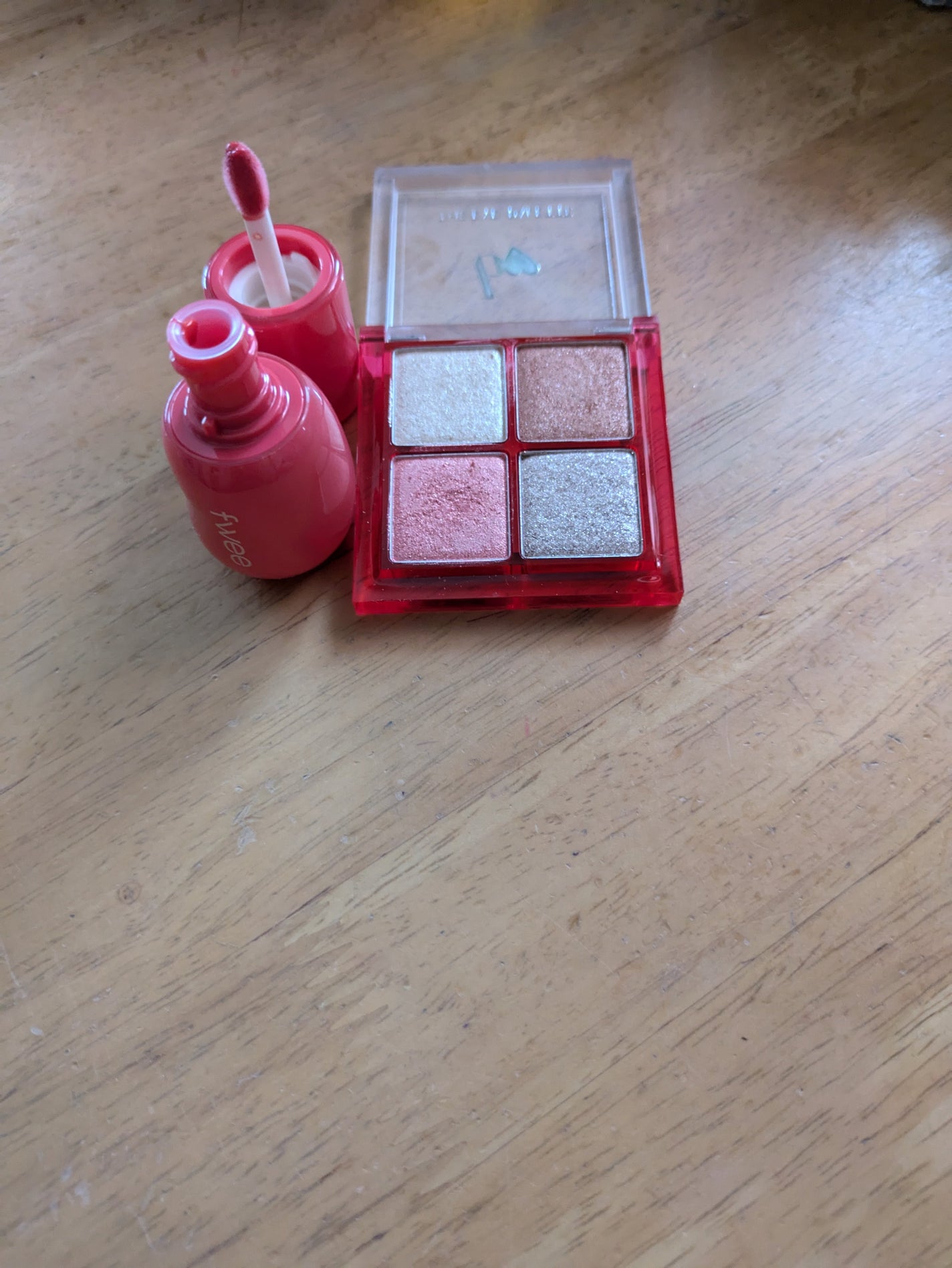 fantastic_rouge_2gw5 on LIPS 「おはようございます。私の今日のメイクですね。 アイシャドウはT..」(1枚目)