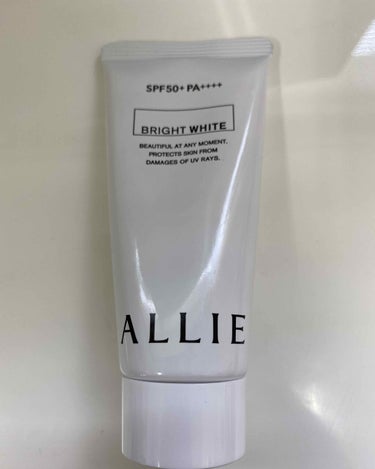 カネボウALLIEニュアンスチェンジUVジェルWT
ブライトホワイト
ニュアンスグリーン
SPF50+
PA++++

ちょっとグリーンだけど、伸ばすとわからない
きもちトーンアップするかなー？くらい
