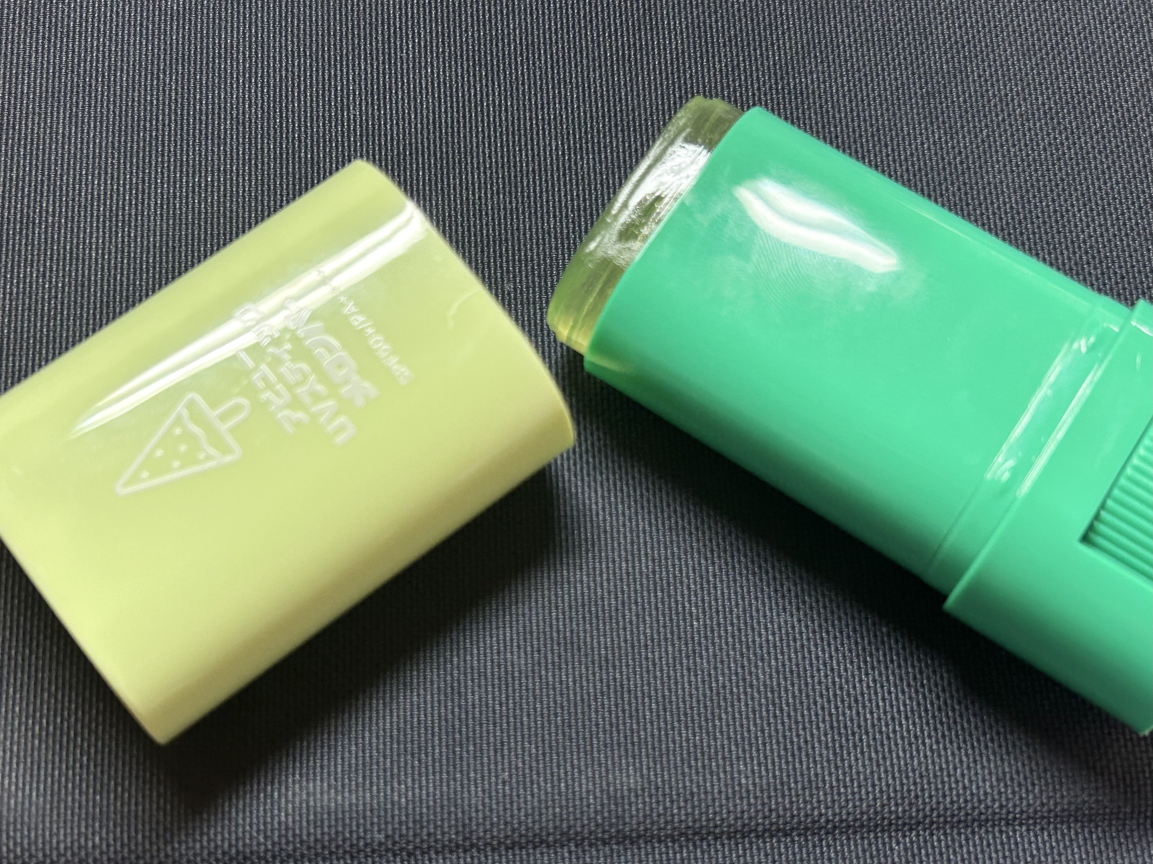 アピュー ジューシーパン UVスティック(スイカバー/メロンバー) メロンバー/A’pieu/日焼け止めスティックを使ったクチコミ（3枚目）