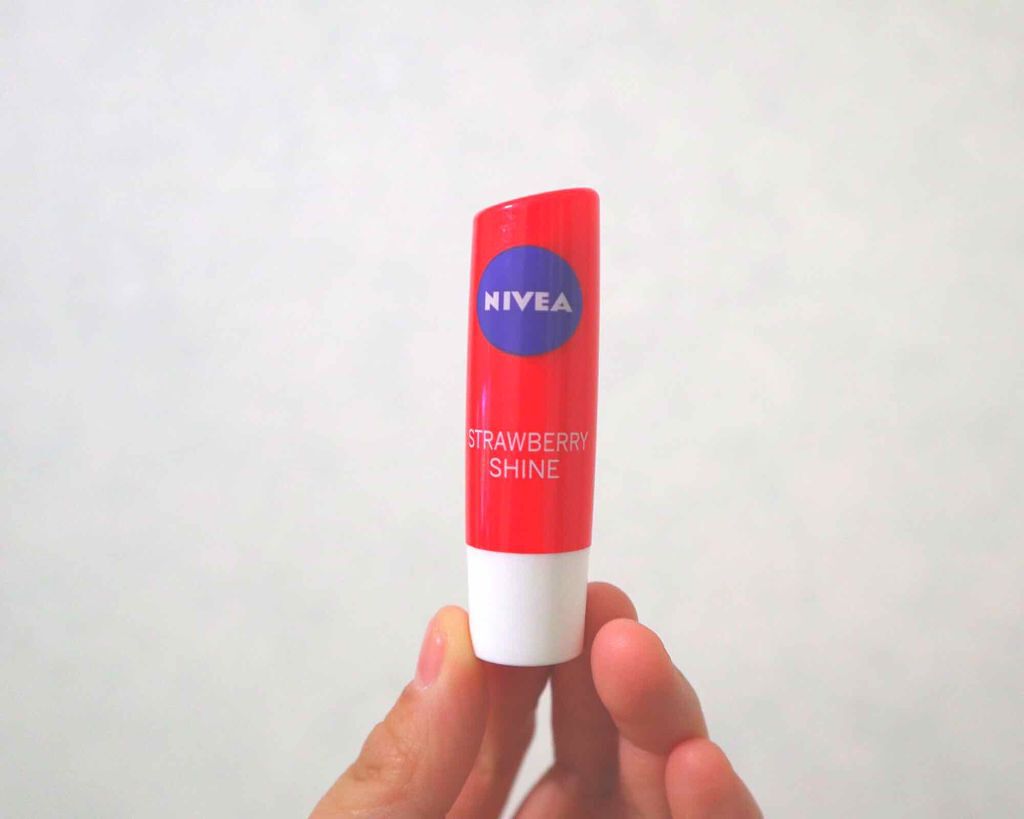 ニベア リップケアシャインシリーズ 韓国限定 Nivea 海外 の口コミ ニベアリップ Strawberry 韓国の By 나나미 普通肌 10代後半 Lips