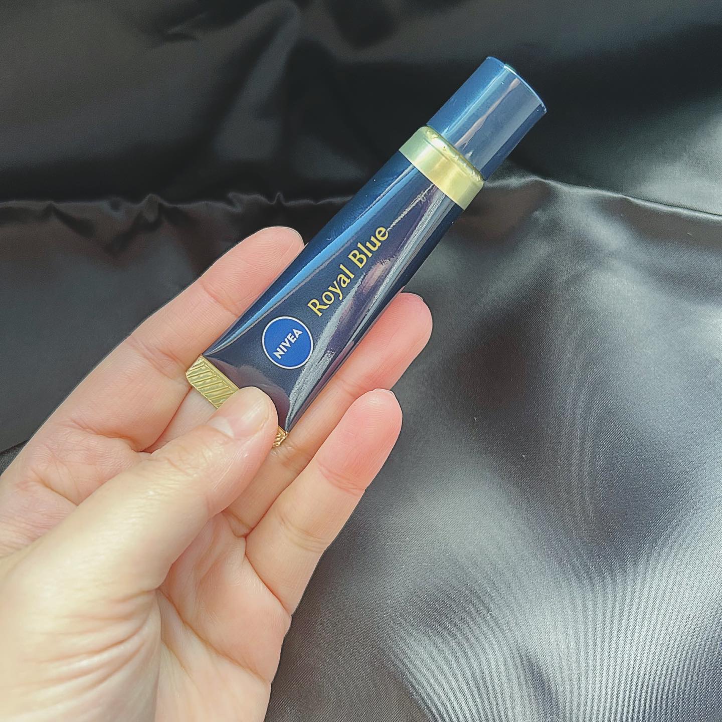 ニベア　ロイヤルブルーリップ　濃密美容ケア/ニベア/リップ美容液を使ったクチコミ（3枚目）