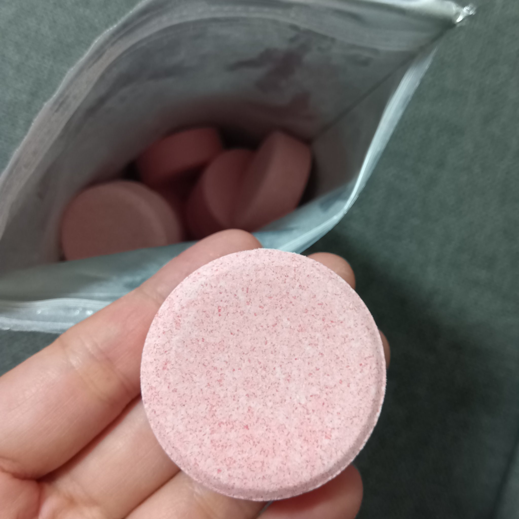 meshimase バスタブレット リフレッシュ＆ジューシーなベルガモットの香り/meshimase/炭酸系入浴剤を使ったクチコミ（2枚目）