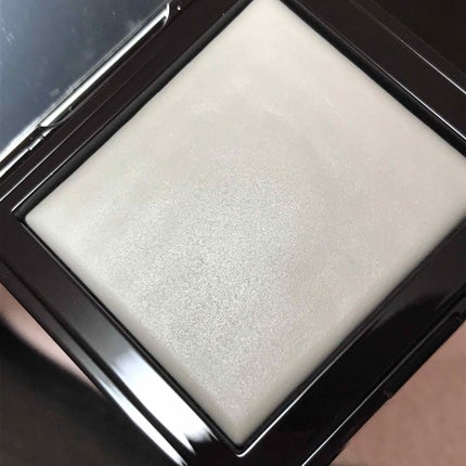 シークレット ブラーリング パウダー フォー アンダー アイズ/ローラ メルシエ/プレストパウダーを使ったクチコミ(2枚目)