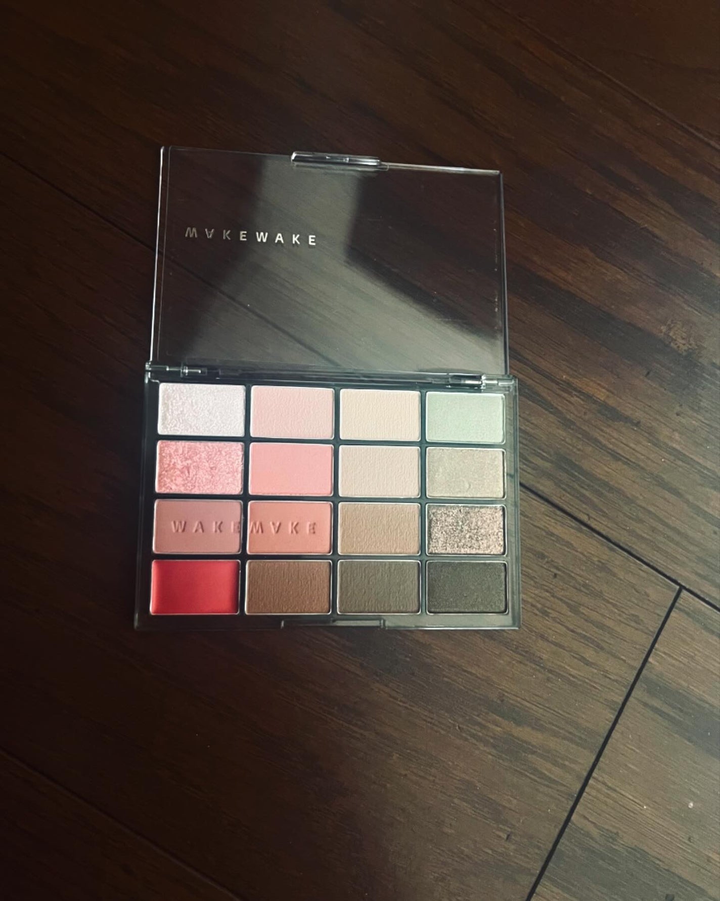ソフトブラーリングアイパレット/wakemake/アイシャドウパレットを使ったクチコミ(2枚目)