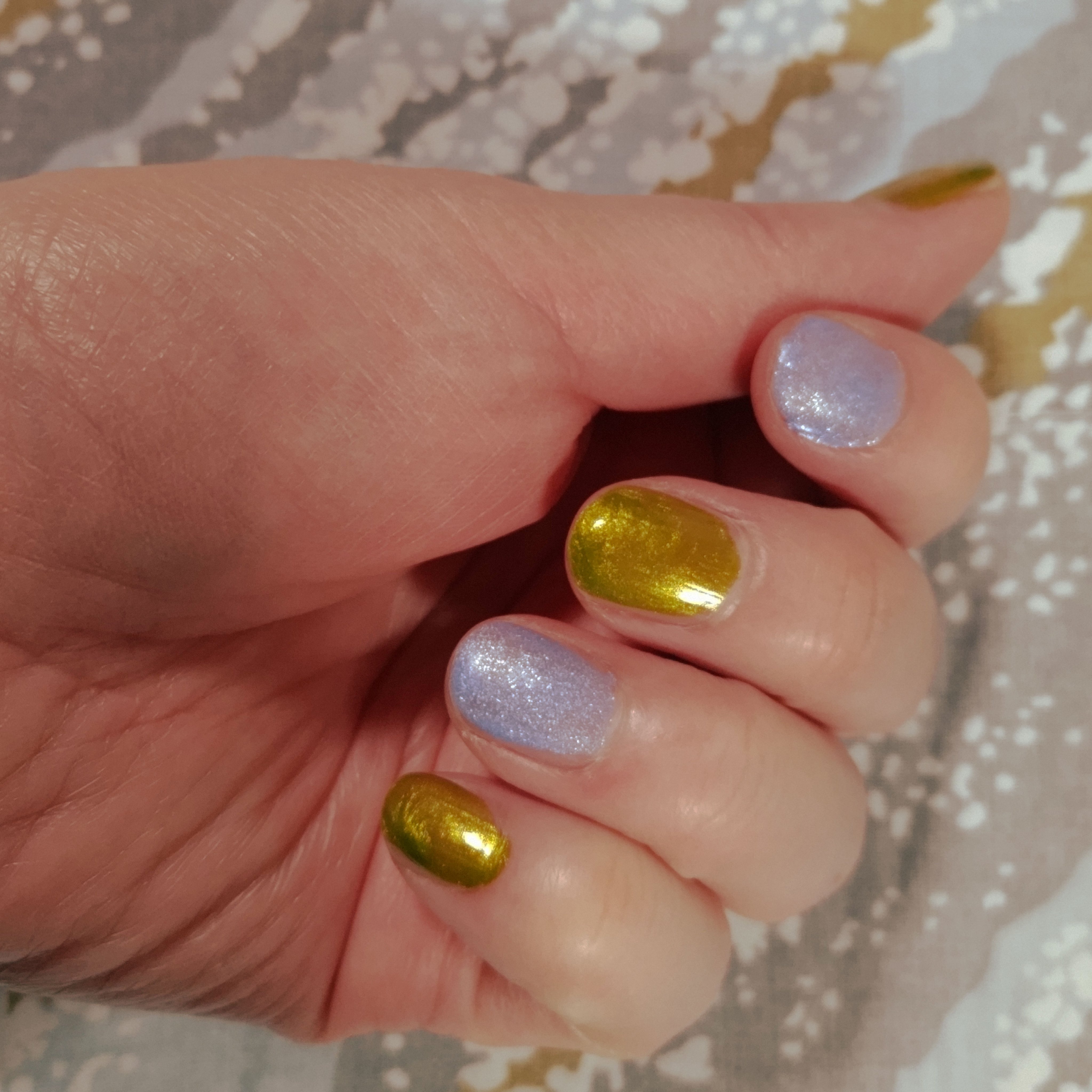 ネイルホリック リミテッドカラー COTTON COLORFUL CANDY BL927/ネイルホリック/マニキュアを使ったクチコミ（2枚目）