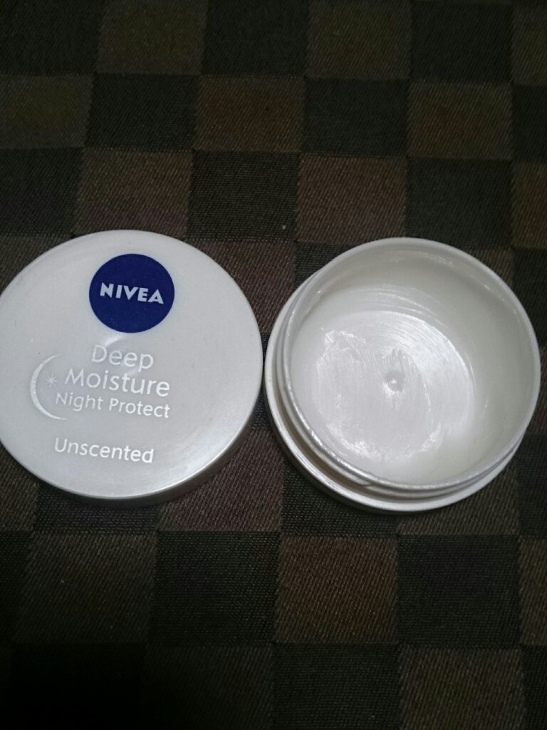 ディープモイスチャーナイトプロテクト　無香料/ニベア/リップマスクを使ったクチコミ（1枚目）