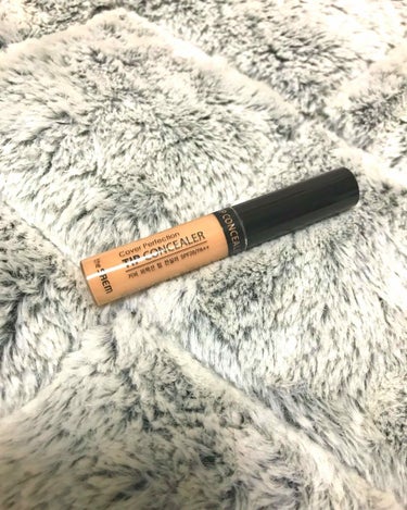 the SAME TIP CONCEALER 02

カバー力と伸びが抜群にいい✨
チップタイプで冬でも乾燥しなくて安心

肌色が健康的な肌色(他が健康的ではないというわけではありません)の方は02がオ