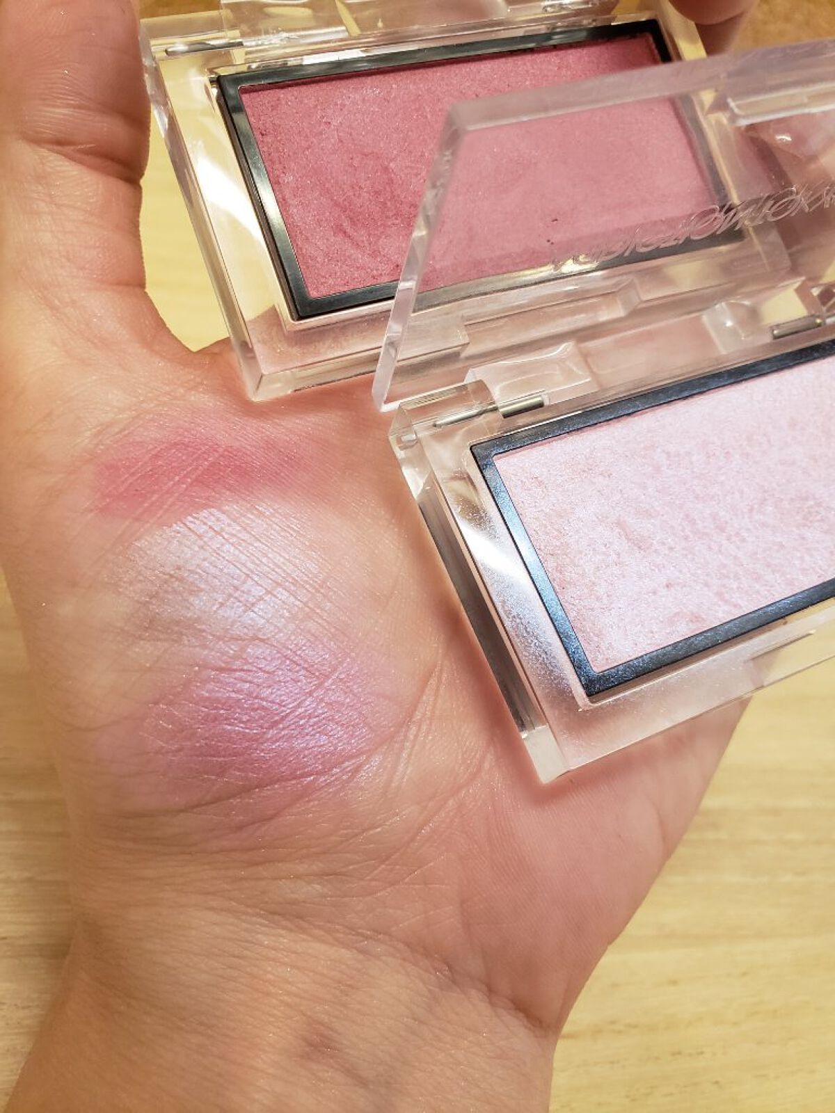 アディクション ザ ブラッシュ マット 012M Kiss the Night/ADDICTION/パウダーチークを使ったクチコミ（2枚目）