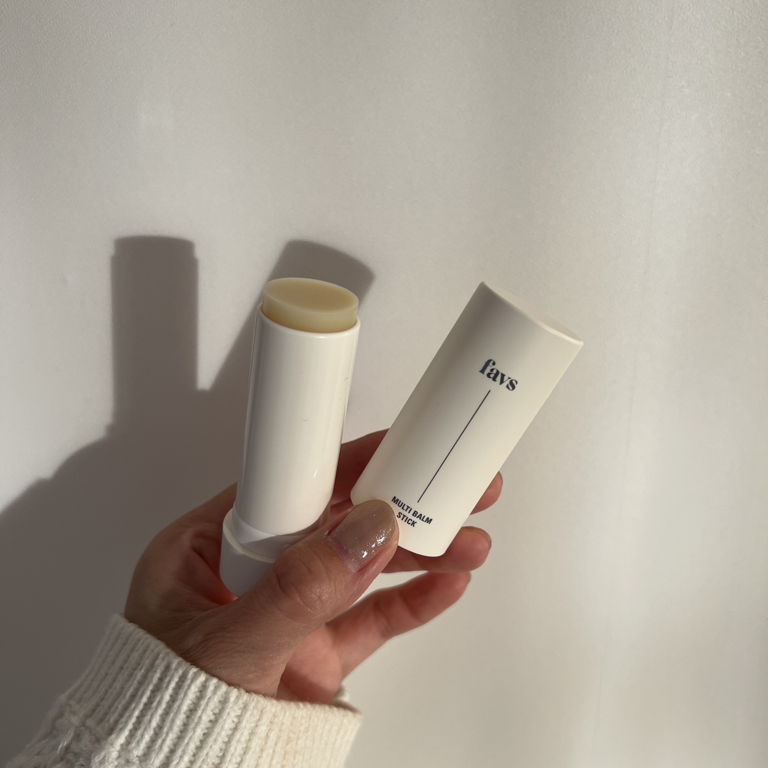 アリシアスタンの山中美智子さんプロデュース🥰
favsはクッションファンデ使ったことあって
お気に入りブランド𓇢𓂅
⁡
最近バームスティックが発売されたのでさっそく！
⁡
これ1本持っていればいつでも
保湿ができて、肌荒れを防げちゃう