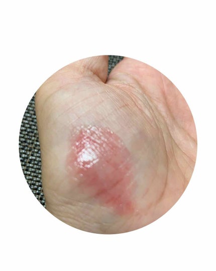 江戸茜 トランスルーセントグロス/RMK/口紅を使ったクチコミ(2枚目)