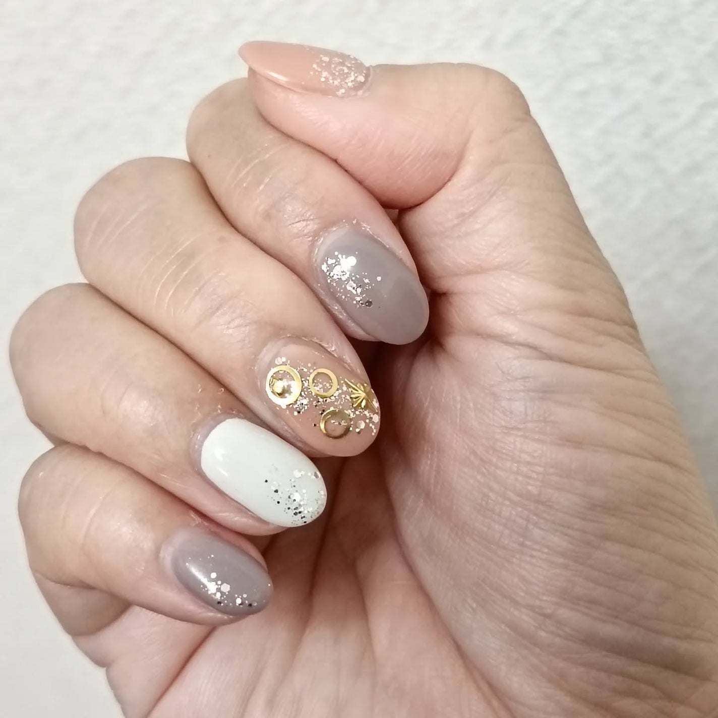 たろちゃん🧡フォロバ100 on LIPS 「ネイルを冬仕様に変えたから記録用に今回は久しぶりにネイルサロン..」(1枚目)