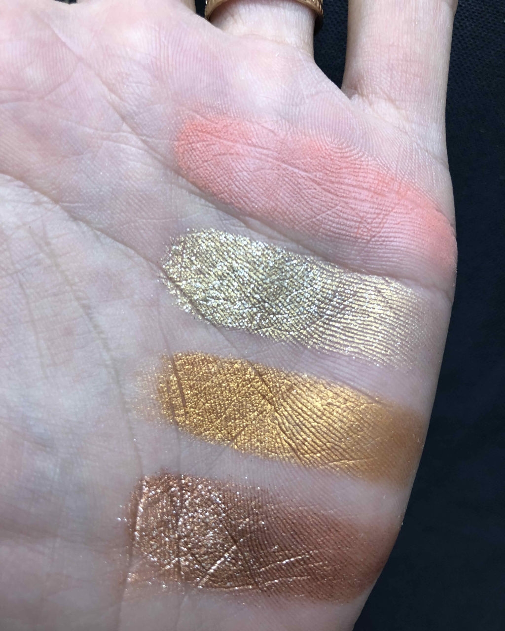 Jeffree Star Cosmetics Androgyny Eyeshadow Paletteのクチコミ「ジェフリーのアイシャドウパレット

私が持ってるのはAndrogynyとThirstyです。
.....」（3枚目）