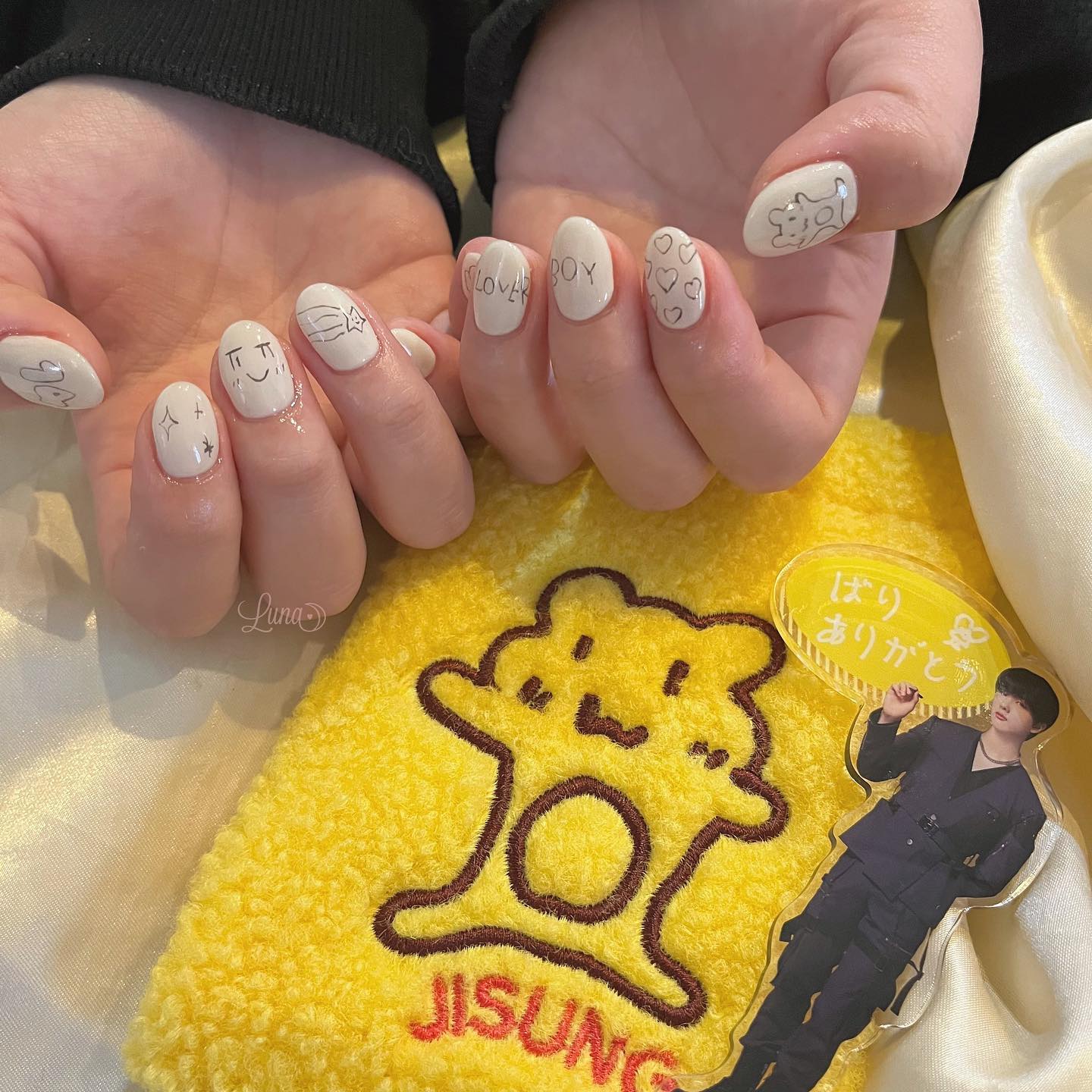 #ジェルネイル,#ワンカラーネイル,#ニュアンスネイル,#うるうるネイル,#ちゅるんネイル,#シンプルネイル,#パーツネイル,#透け感ネイル,#クリアネイル,#ぷっくりネイル,#ちぐはぐネイル,#韓国ネイル,#きらきらネイル,#うるつやネイル,#フレンチガーリーネイル,#アイボリーネイル,#落書きネイルのネイルデザイン