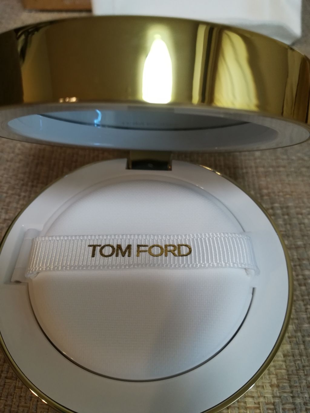 ソレイユ グロウ トーン アップ ファンデーション SPF40 ハイドレーティング クッション コンパクト/TOM FORD BEAUTY/クッションファンデーションを使ったクチコミ（2枚目）