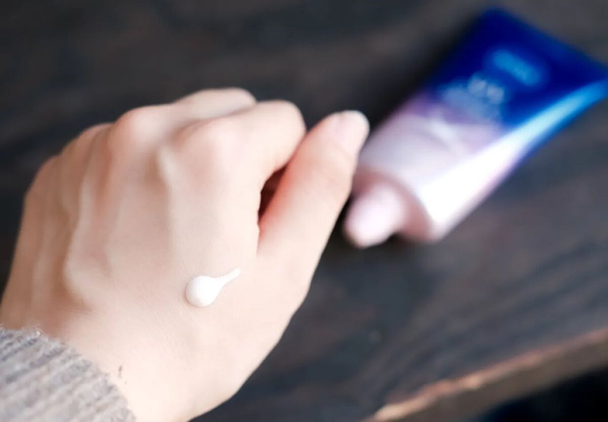 ニベアUV ディープ プロテクト＆ケア トーンアップ エッセンス/ニベア/日焼け止めローションを使ったクチコミ（3枚目）