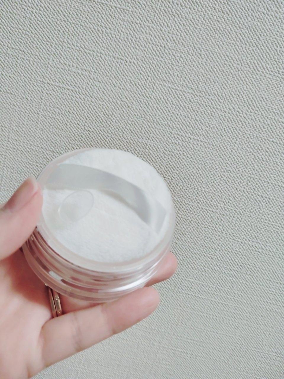 うるふわ仕上げパウダー 01 ルーセントベージュ/CEZANNE/ルースパウダーを使ったクチコミ（2枚目）