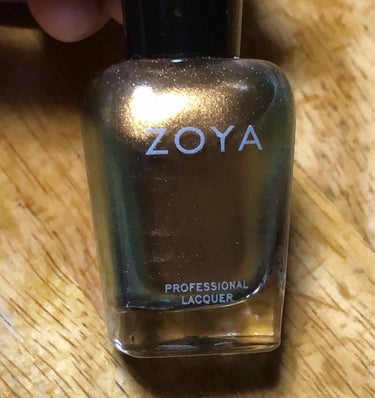 ZOYA AGGIE ZP811 (ネイルカラー)


偏光パールの可愛い色です！
見方によってゴールドに見えたりオレンジブラウンに見えたりカーキに見えたり面白い色です◎(塗り重ねるとまた色味が変わるの