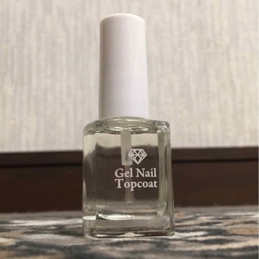 【LJ Gel Neil Topcoat M】
・一塗りでツヤツヤの爪になる✨
・10ml
・乾きが早い！


#プチプラ 
#キャンドゥ  
#スウォッチ 