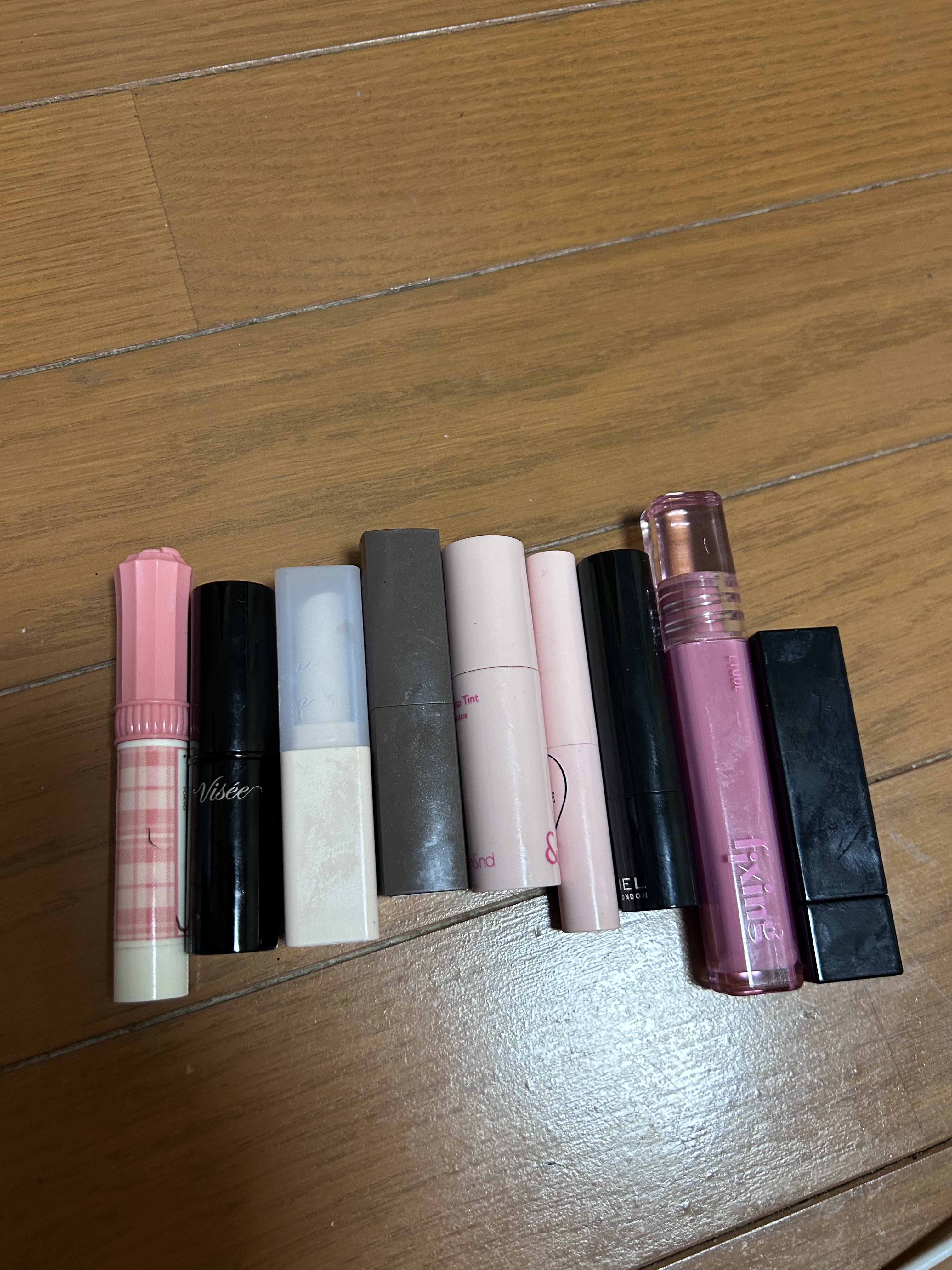 ラスティング フィニッシュ クリーミィモイスト リップスティック 001 ふんわりフェミニンな メロウピンク/リンメル ロンドン/口紅を使ったクチコミ（1枚目）