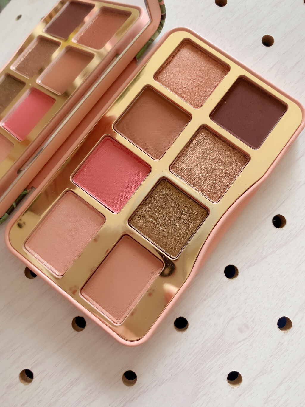 シェイク ユア パーム パームズ ミニ アイシャドウ パレット/Too Faced/アイシャドウパレットを使ったクチコミ（3枚目）