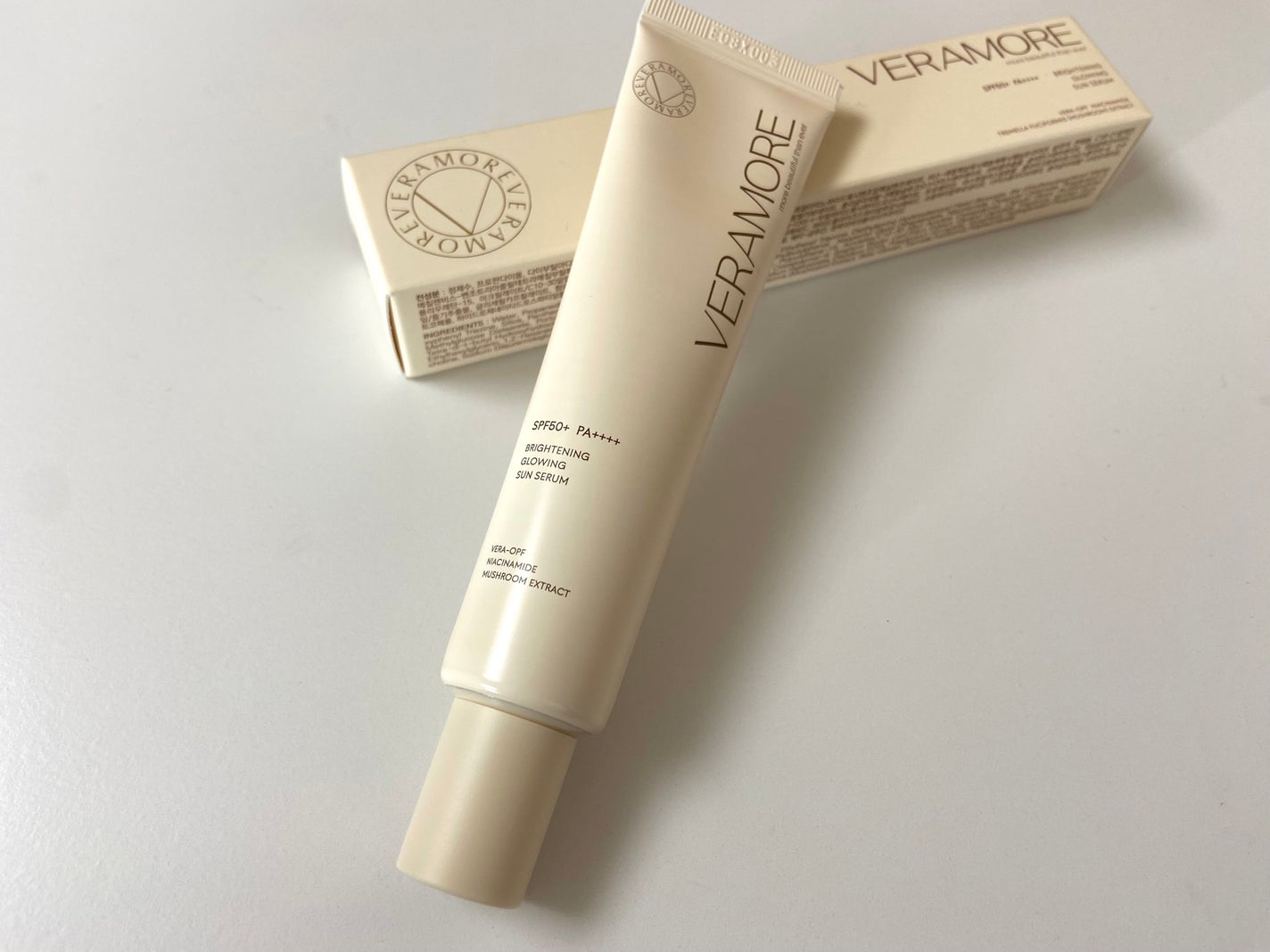 VERAMORE BRIGHTENING GLOWING SUN SERUM/VERAMORE/日焼け止めローションを使ったクチコミ(1枚目)