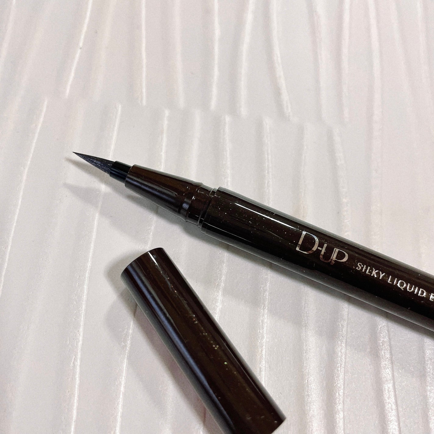 r@フォロバします! on LIPS 「DUPシルキーリキッドアイライナースターダストブラウンダークブ..」(4枚目)