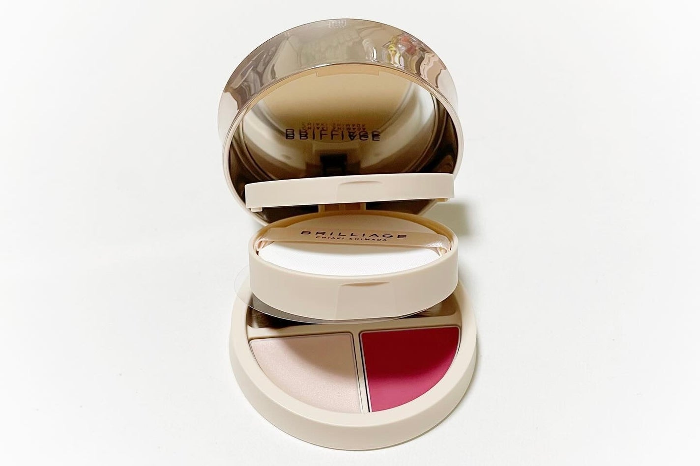 パウダリーファンデーション オーセンティックウーマン ロングステイ サテンヴェール/ブリリアージュ/パウダーファンデーションを使ったクチコミ(2枚目)