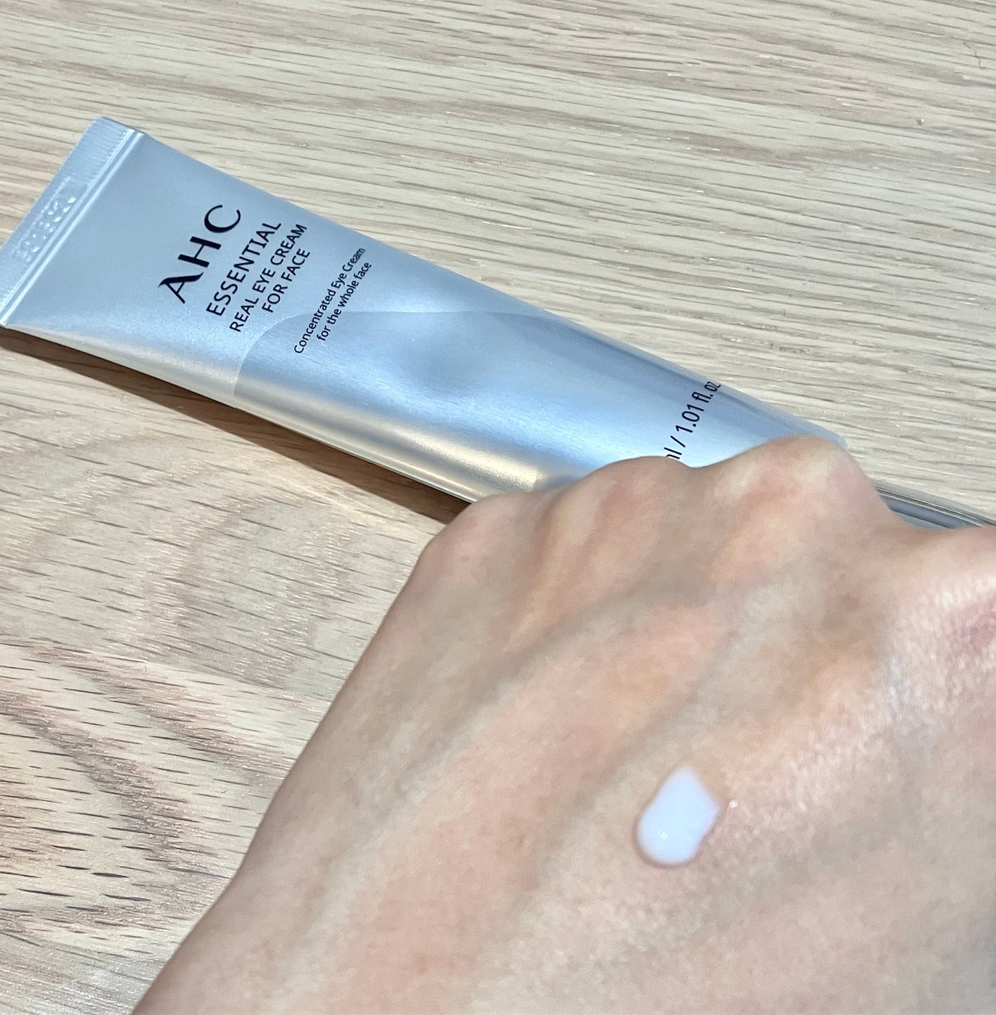 エッセンシャル リアル アイクリーム フォーフェイス/AHC/アイケア・アイクリームを使ったクチコミ(2枚目)