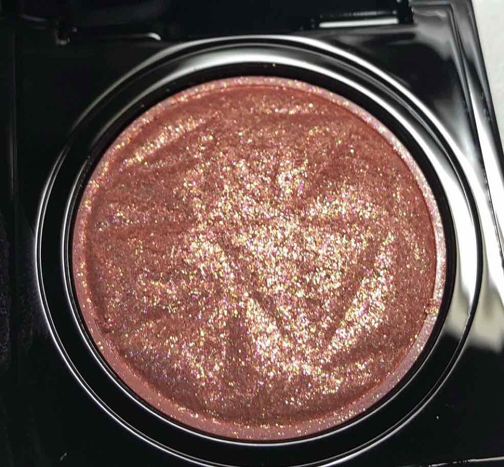 プリズム エアー シャドウ 16 CORAL/CLIO/単色アイシャドウを使ったクチコミ（1枚目）