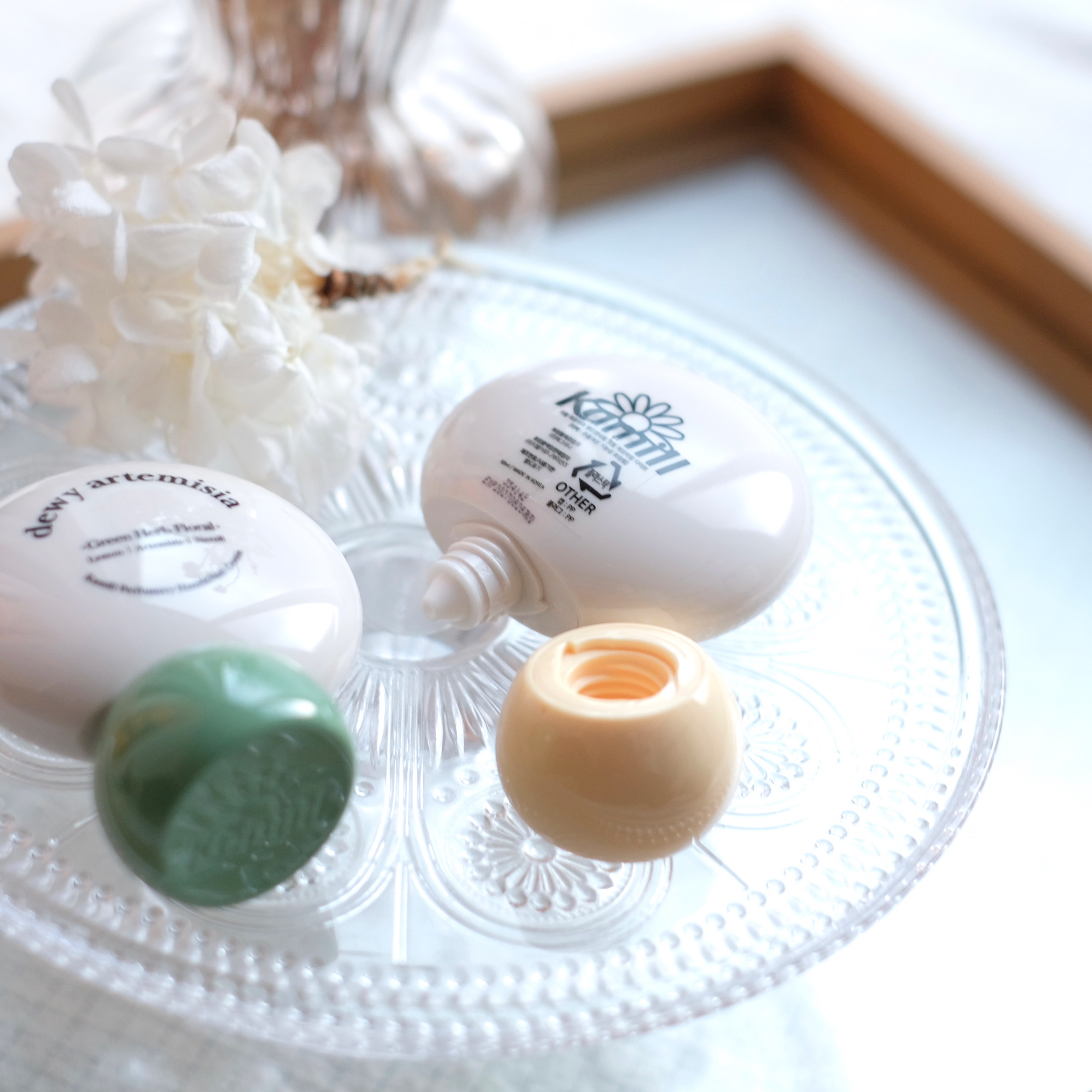 パフューマリー ハンド＆ネイルクリーム デューイアルテミシア 50ml/カミール/ハンドクリームを使ったクチコミ（3枚目）