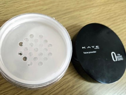 ケイト フェイスパウダーZ(オイルブロック)/KATE/ルースパウダーを使ったクチコミ(1枚目)