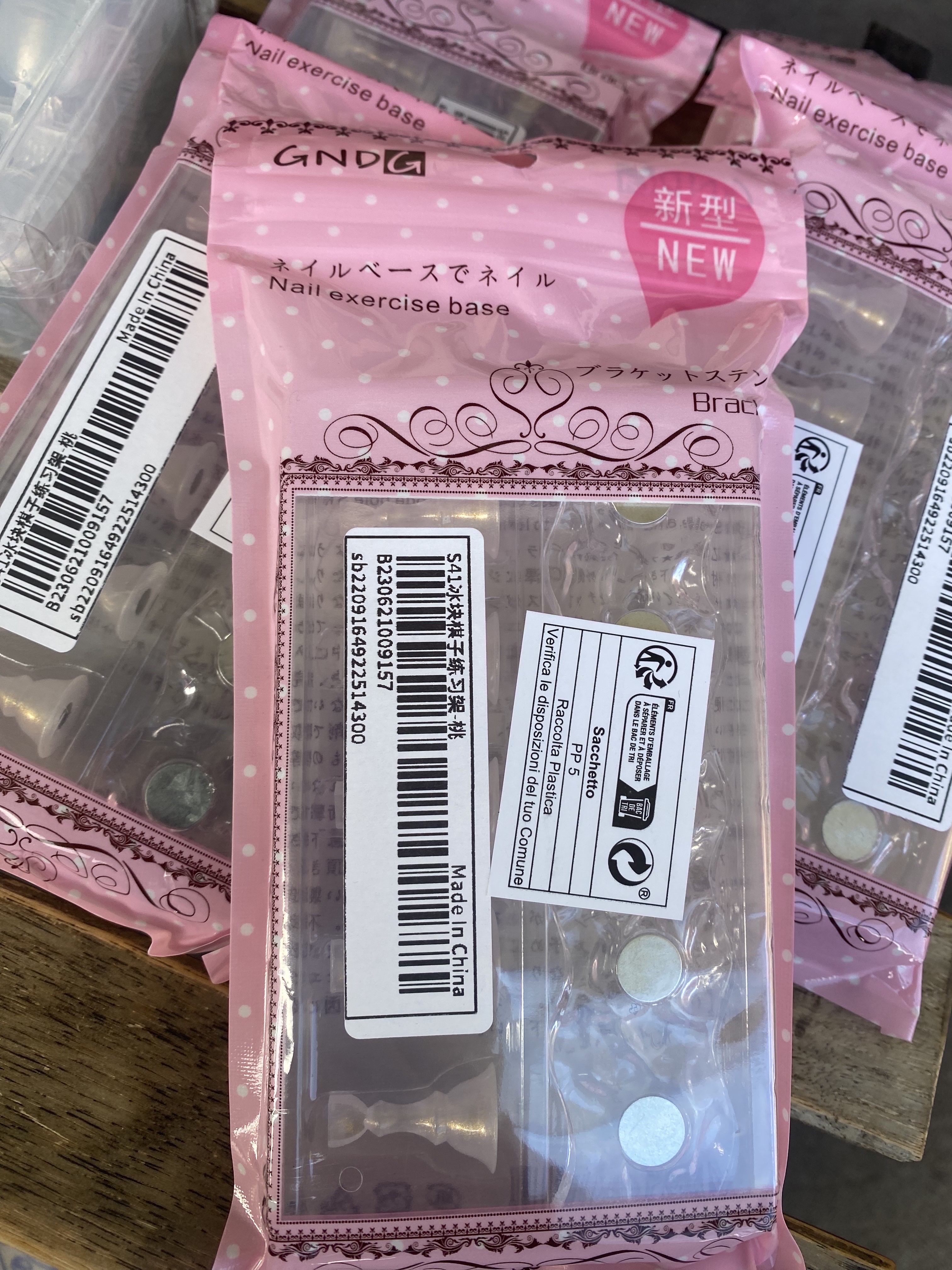 ネイルチップスタンド/SHEIN/ネイル用品を使ったクチコミ（2枚目）