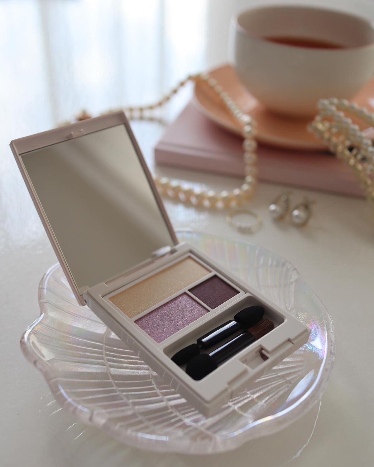 パールプレシャスオーラ アイカラーパレット/ミキモト コスメティックス/アイシャドウパレットを使ったクチコミ(2枚目)