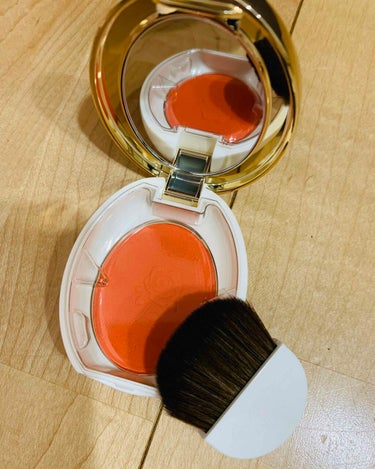 レ・メルヴェイユーズ ラデュレ パウダーブラッシュのクチコミ「20 Ambre チアフルオレンジのカラー使用です

パッケージも素敵で、持っているだけで気分.....」（1枚目）