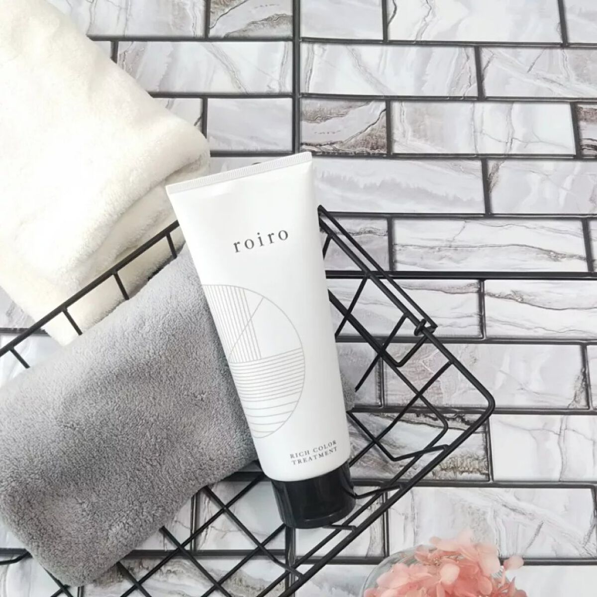 roiro リッチカラートリートメントのクチコミ「roiro リッチカラートリートメント（ダークカラー5N）

『roiro』は、漆塗りの最後の.....」（1枚目）