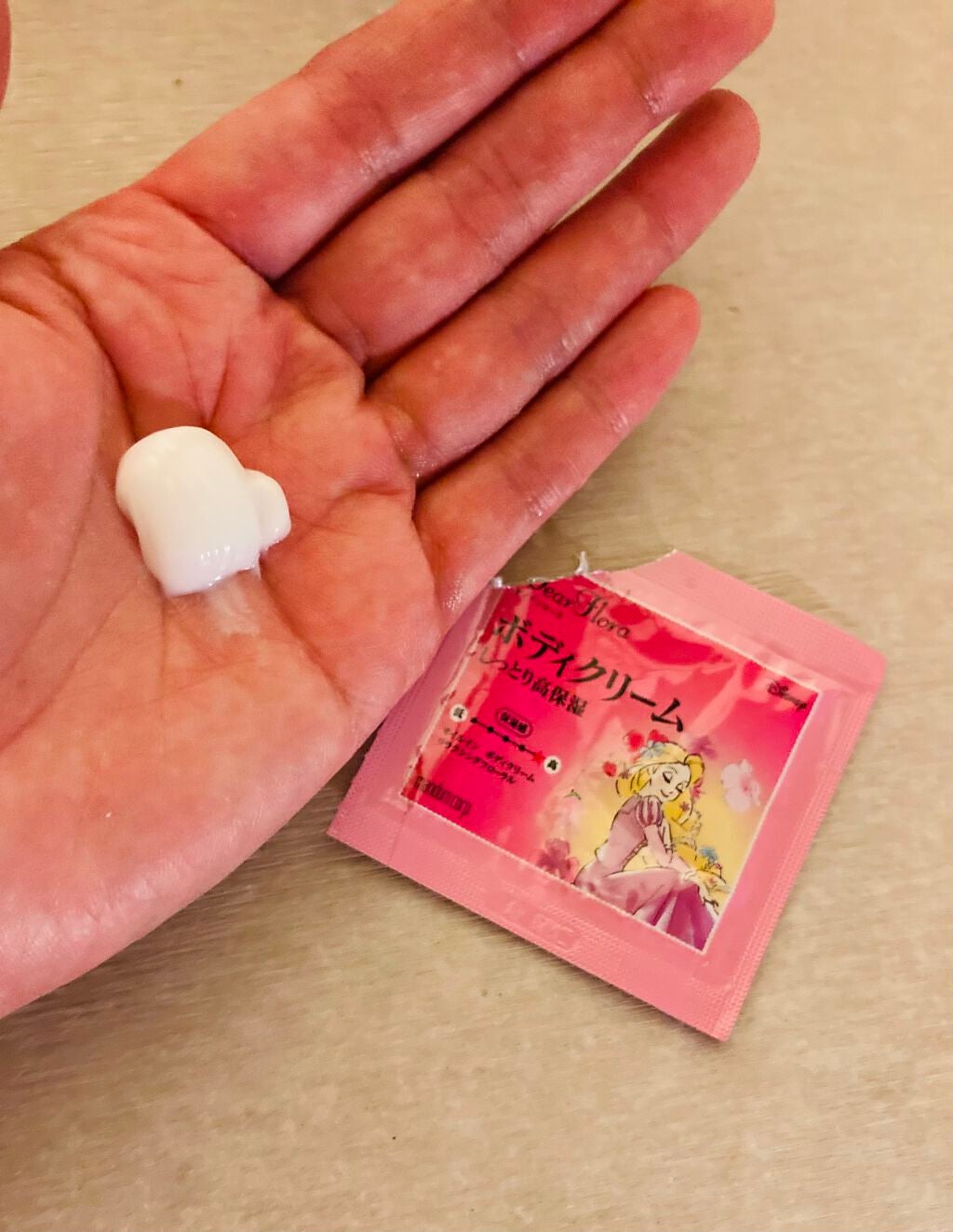 ディアフローラ オイルイン ボディクリーム リラクシングフローラル/マンダム/ボディクリームを使ったクチコミ(3枚目)