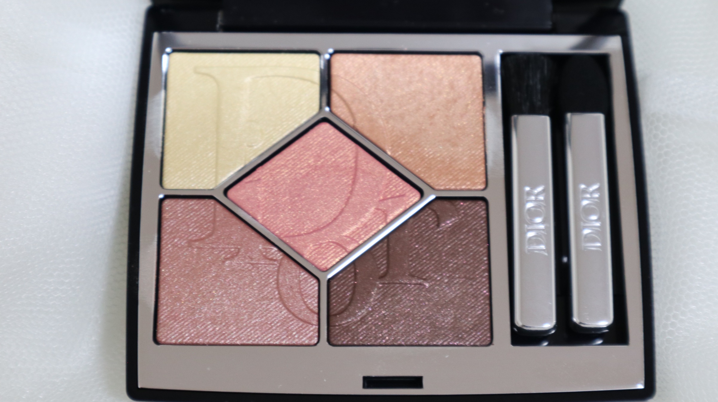 限定アイシャドウ】ディオールショウ サンク クルール｜Diorの口コミ