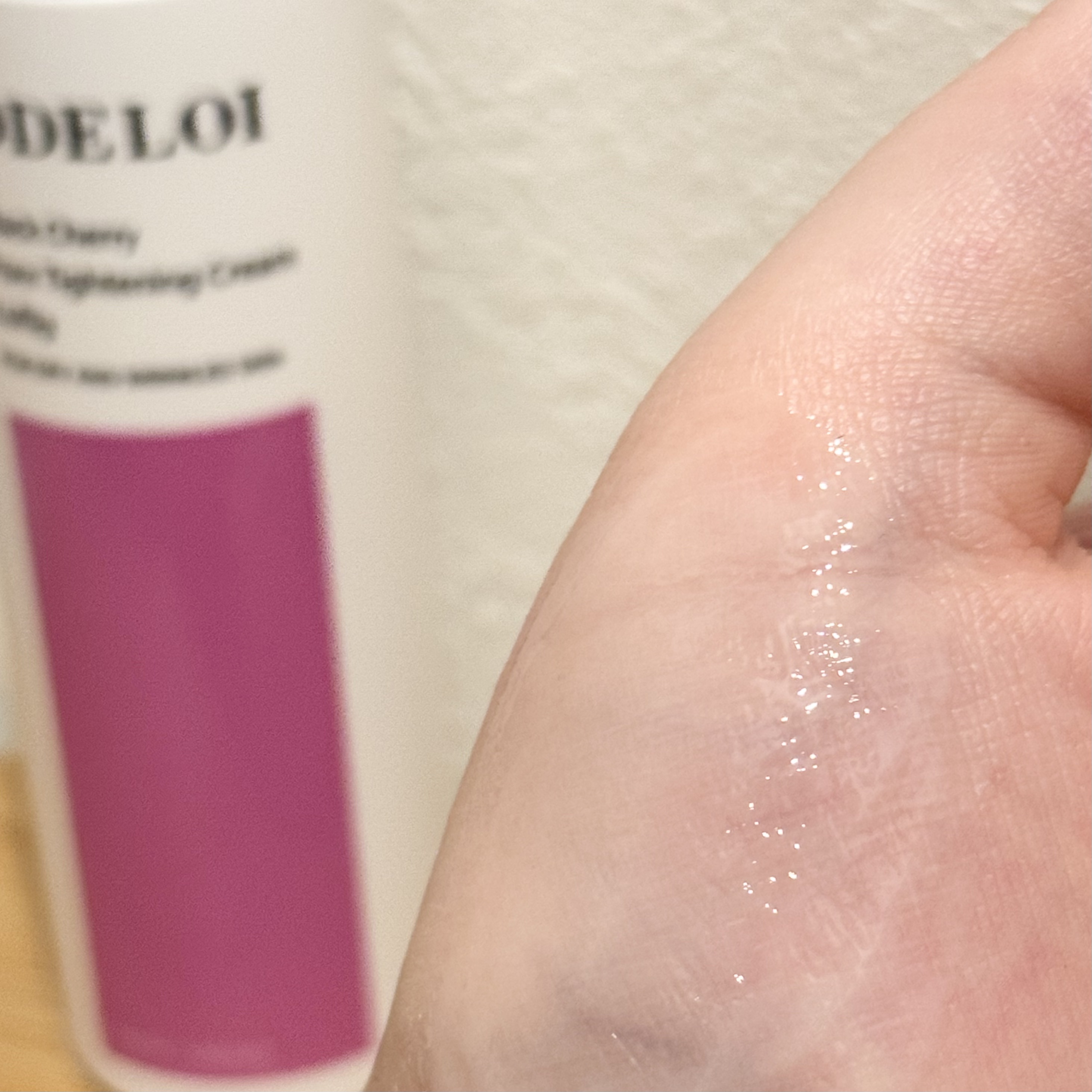 ブラックチェリー毛穴収縮クリーム　ルフティグ/ODELOI/フェイスクリームを使ったクチコミ（3枚目）