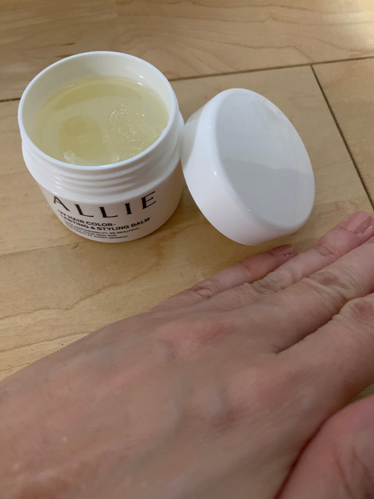 アリィー クロノビューティ UV ヘアカラーラスティング&スタイリング バーム/アリィー/ヘアバームを使ったクチコミ(3枚目)